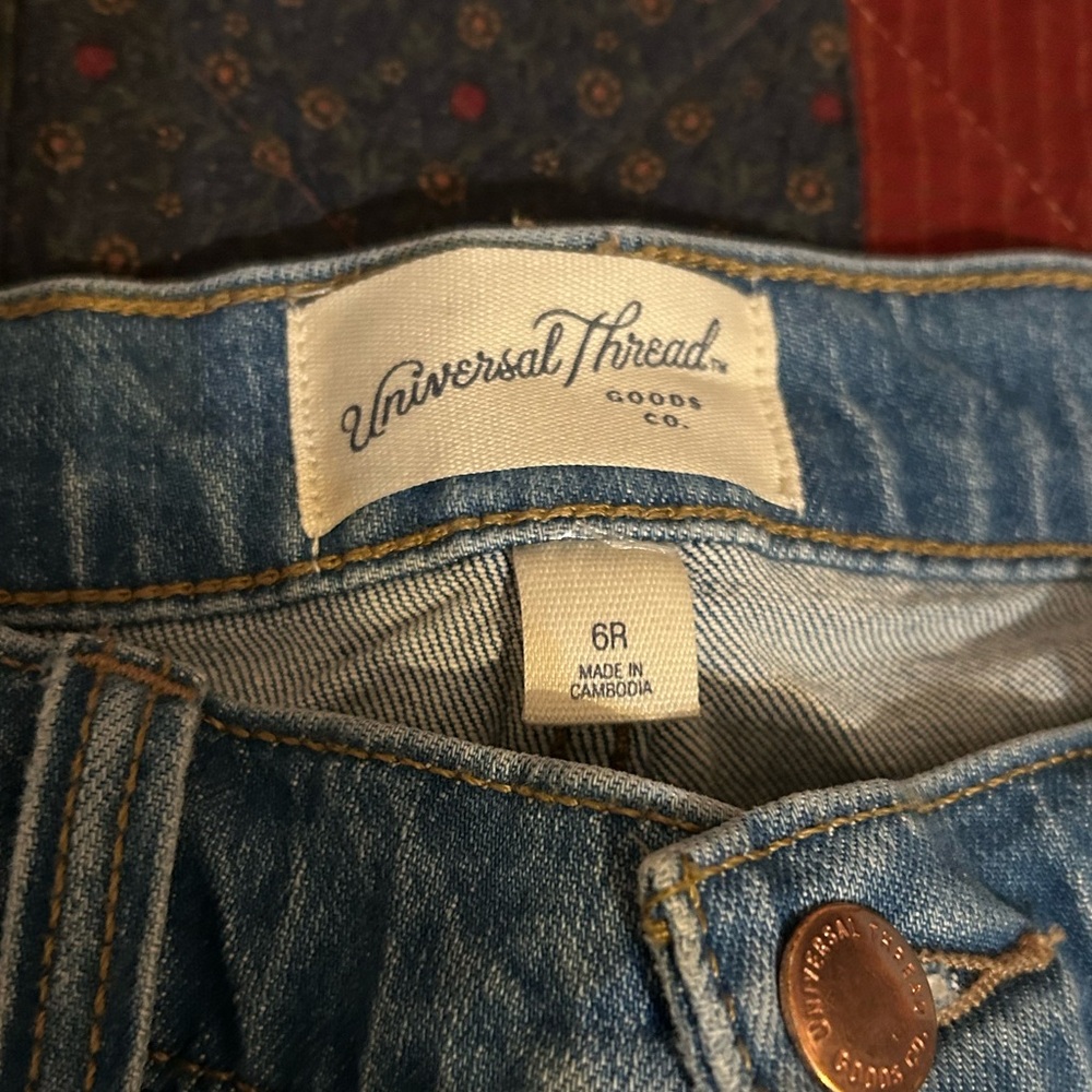 Universal Thread Mini Denim Skirt - Size 6R - Picture 3 of 4